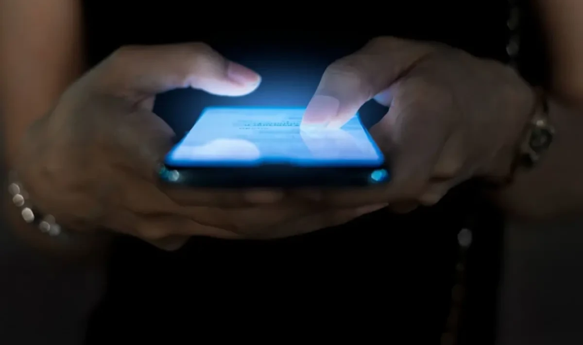 3,3'lük deprem öncesi telefonlara gönderilen uyarı mesajı infial yarattı