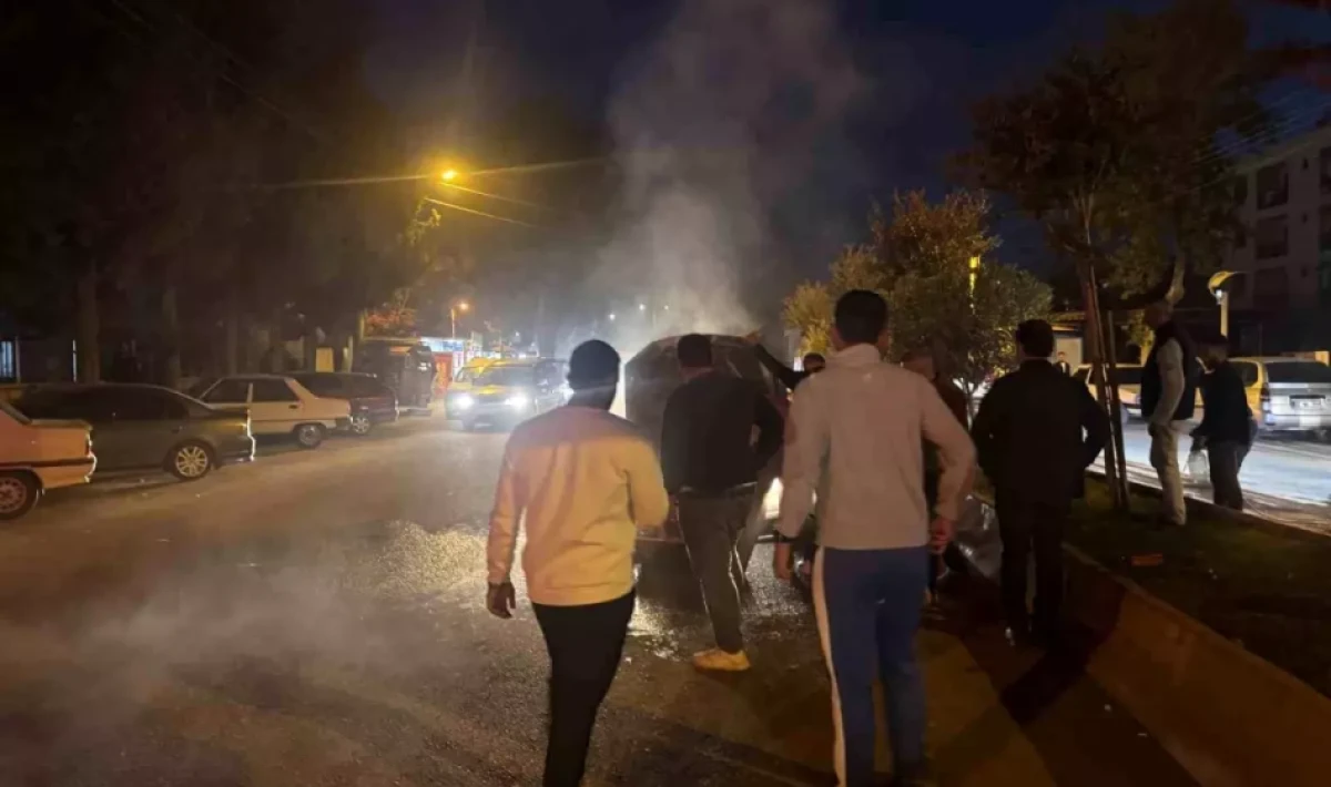 Adıyaman’da Seyir Halindeki Otomobil Yangın Üstüne Yangın