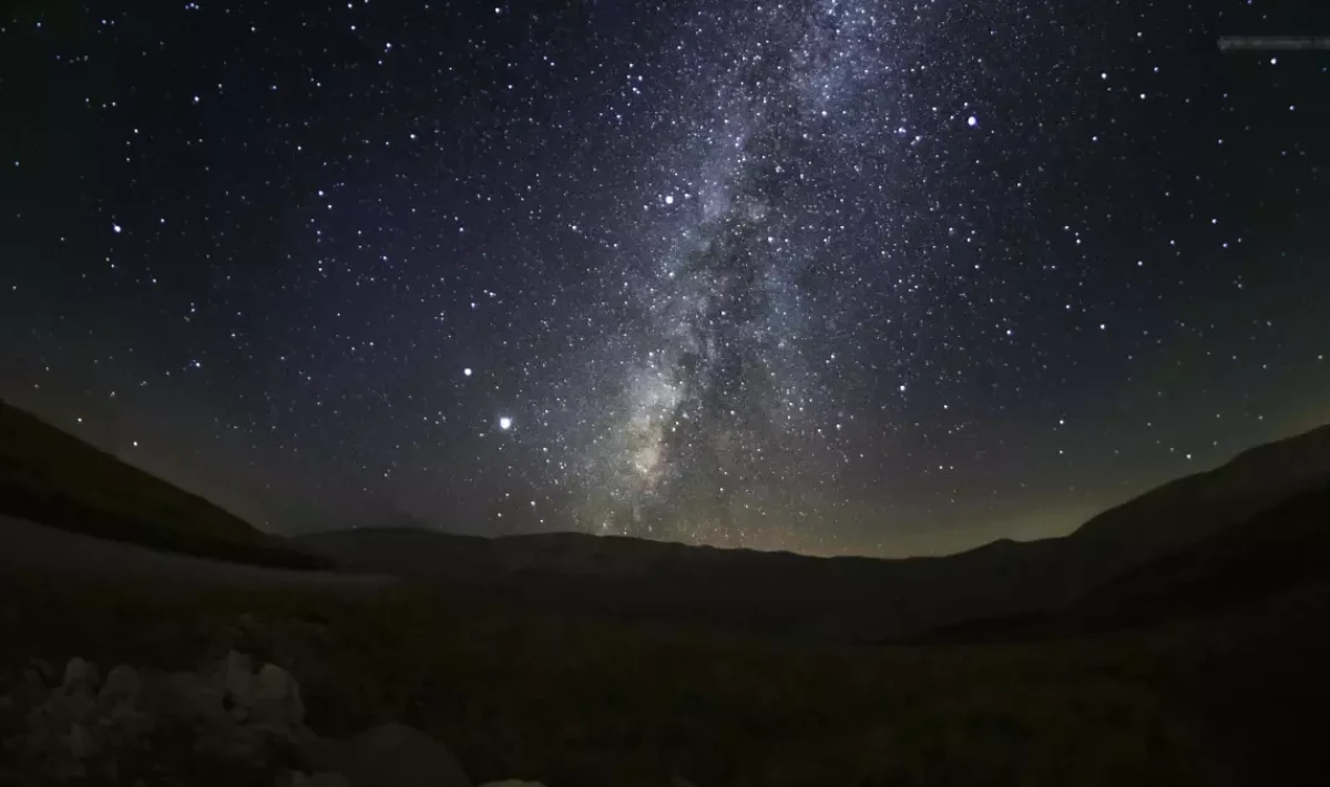 Ağustos Ayının En Büyüleyici Gecesi Yaklaşıyor: Perseid Meteor Yağmuru Gökyüzünü Aydınlatacak, Ateş Topları Gösteriye Eşlik Edecek