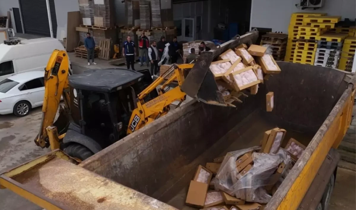 Aksu’da Gıda Denetiminde 25 Ton Son Kullanma Tarihi Geçmiş Tavuk Ürünü Ele Geçirildi