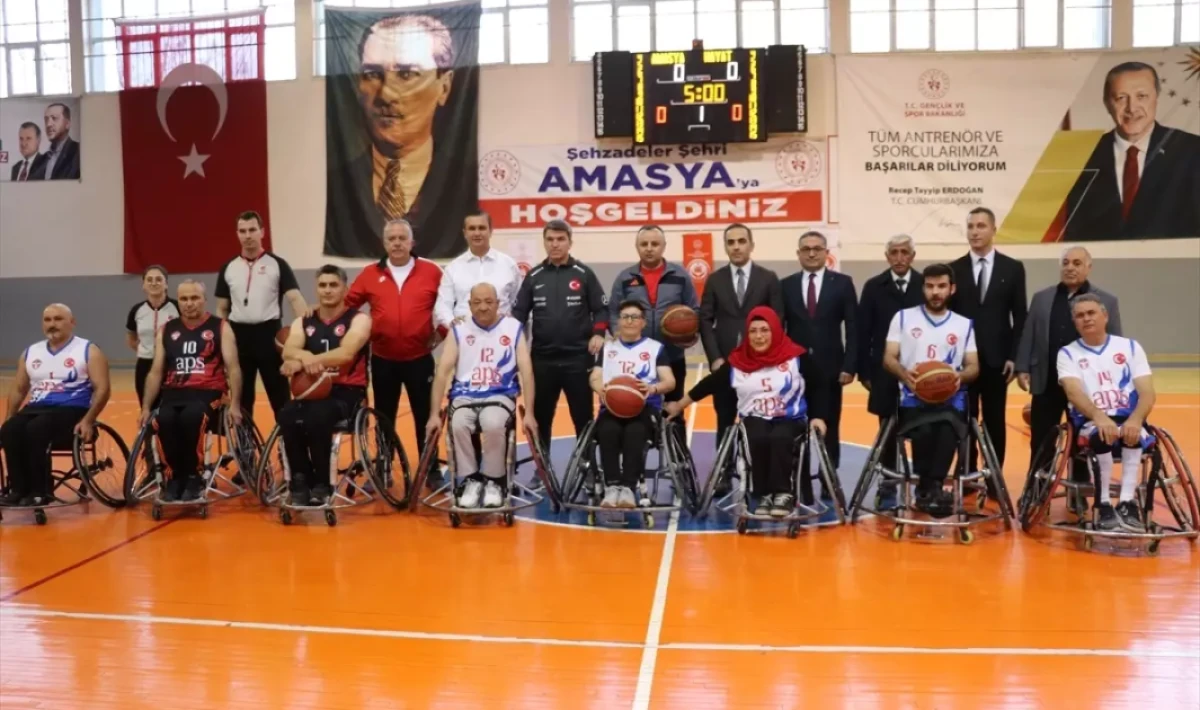 Amasya’da anlamlı karşılaşma: Ampute basketbol takımı protokole karşı parkede