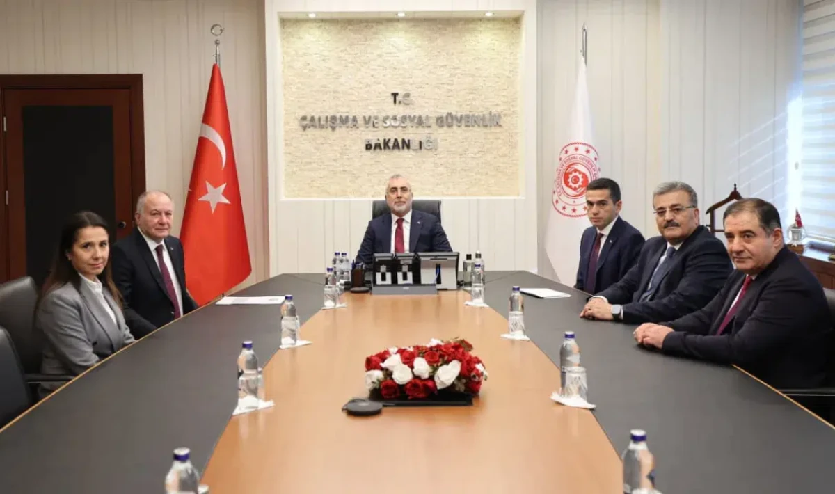 Asgari Ücret Görüşmelerinde Türk-İş Masaya Oturmadı: “Komisyon İşçiyi Dikkate Almıyor”