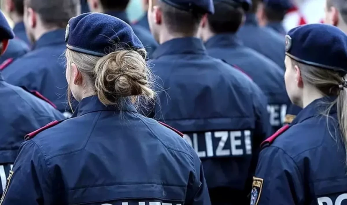 Avusturya Polisinde Skandal: Meslektaşının Özel Fotoğraflarına Bakan Memura Ağır Ceza