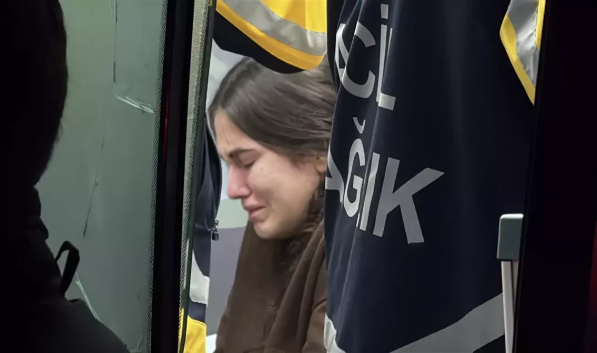 Beyoğlu’nda Elektrik Tesisatından Yangın Çıktı: 4 Kişi Kurtarıldı