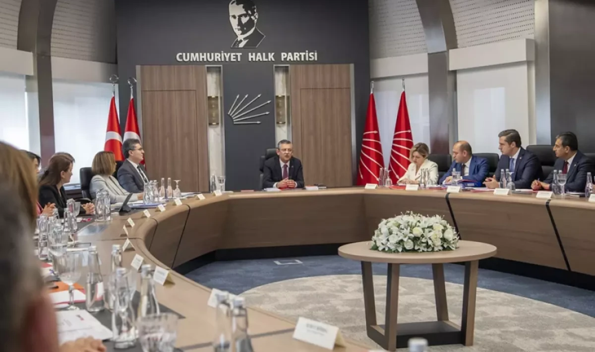 CHP’de Deprem Etkisi Yaratan Mektup: 10 Vekilden Özgür Özel’e Açık Çağrı