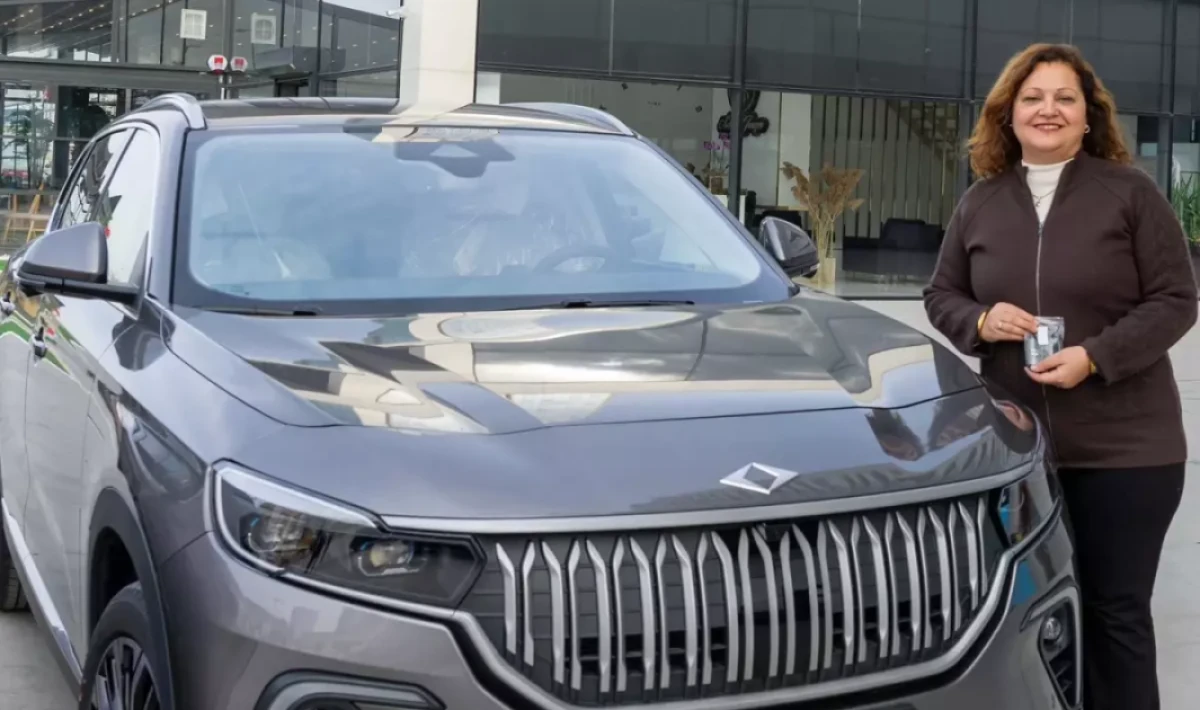 CHP’li Burcu Köksal Yerli Otomobil TOGG’u Teslim Aldı