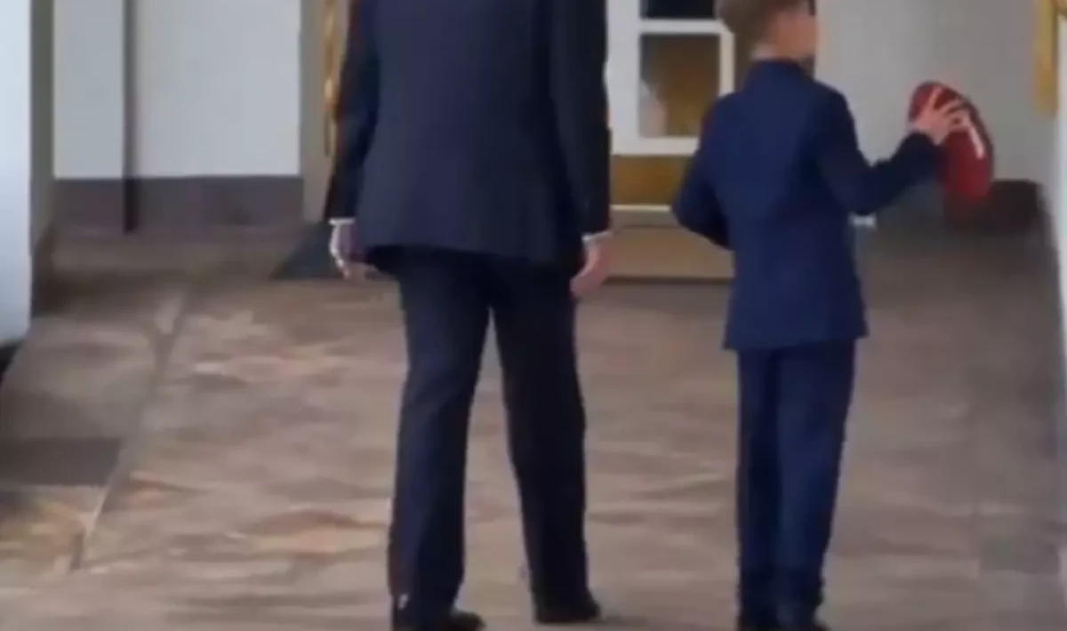 Donald Trump’ın Yürüyüşü Dikkat Çekti: Sağlığı Yeniden Tartışma Konusu