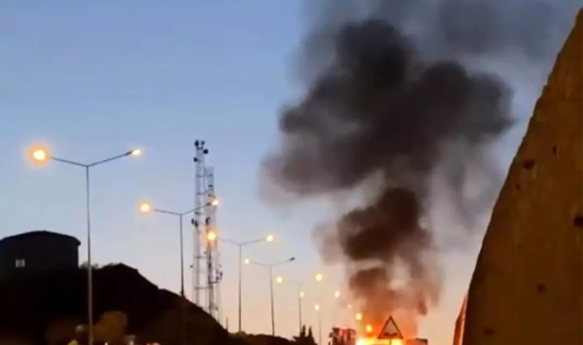 Elazığ’da Seyir Halindeki Otomobil Alev Topuna Döndü