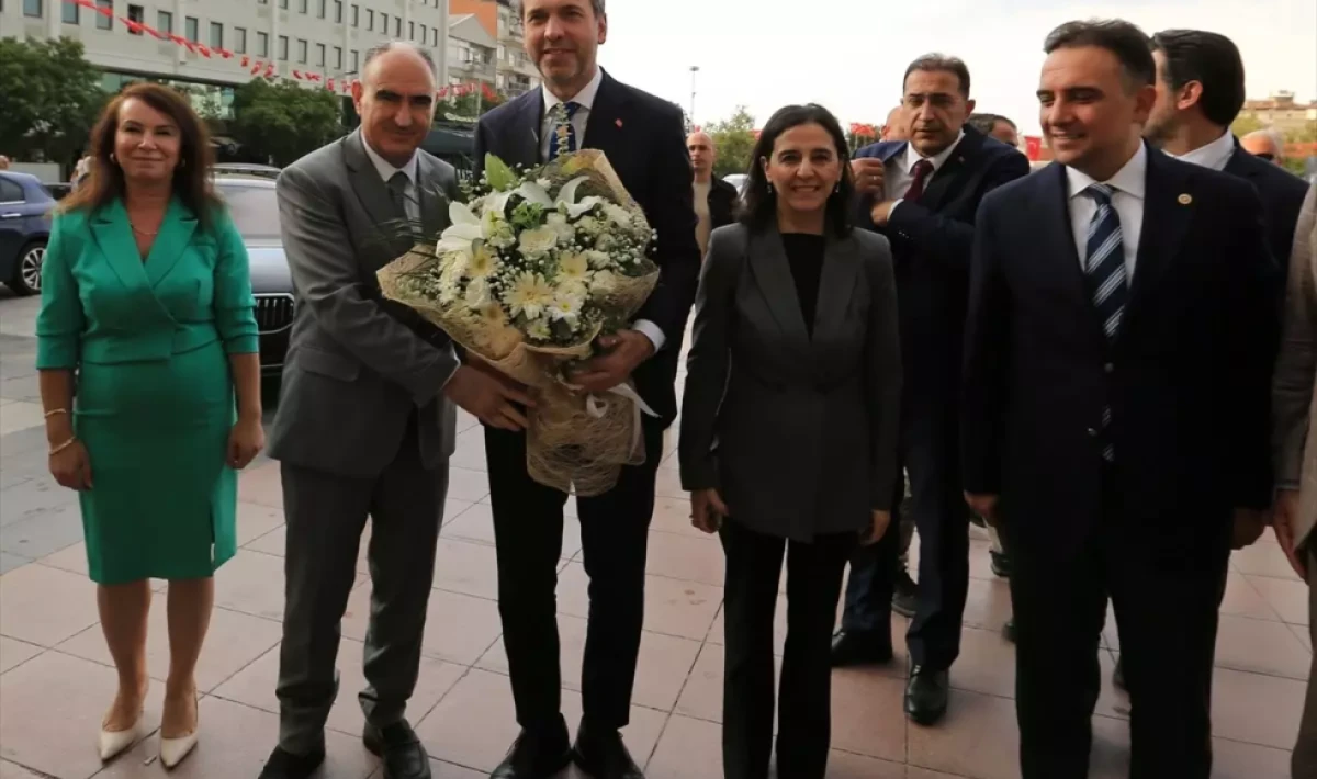 Enerji Bakanı’nın Manisa Çıkarması: Valilikte Yoğun Mesaj Trafiği