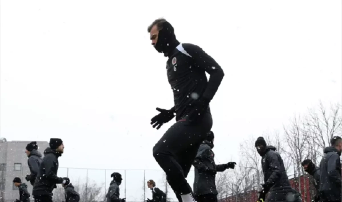 Gençlerbirliği, Antalyaspor Maçı Öncesi Kar Altında Çalıştı