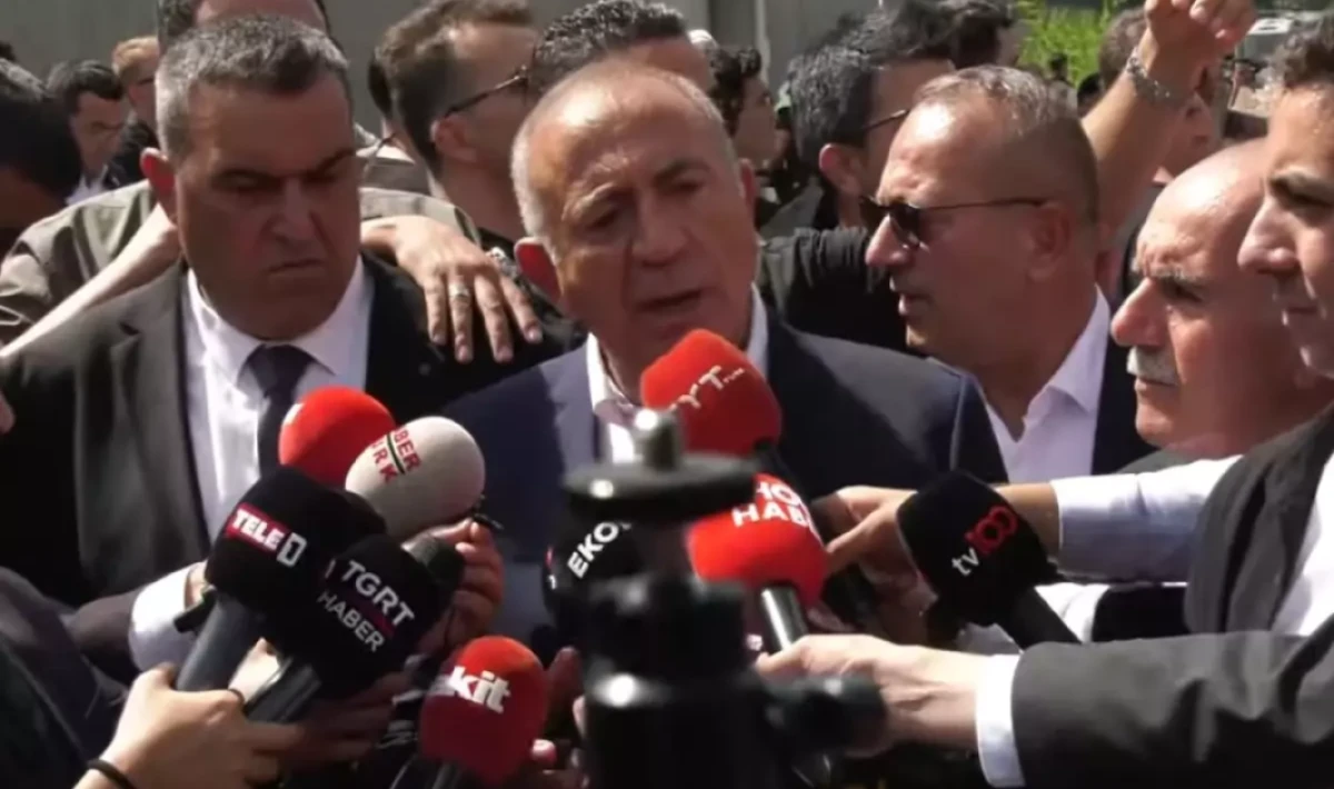 Gürsel Tekin’in “Bu bağıranlar CHP’li değil” Sözlerine Partiden Jet Yanıt Geldi