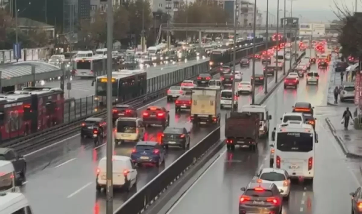 İstanbul’da Trafik Yoğunluğu Yüzde 90’a Ulaştı