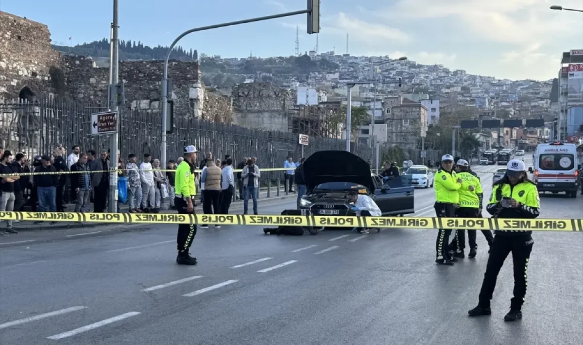 İzmir’de Seyir Halindeki Otomobile Silahlı Saldırı