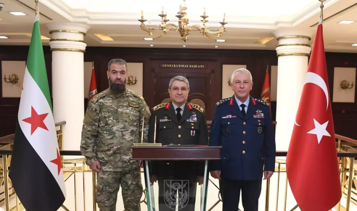 Kara Kuvvetleri Komutanı’nı Kabul Eden Sürpriz Misafir: Suriye Hava Kuvvetleri Komutanı