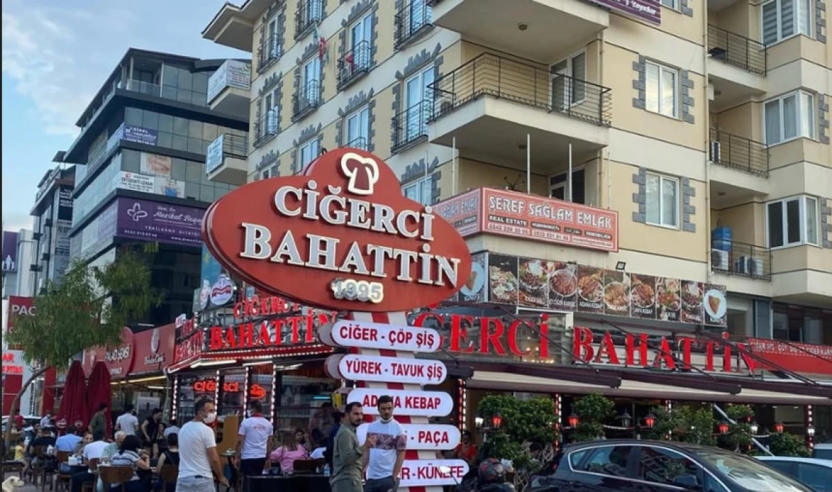 Konyaaltı’nda Ciğerci Bahattin’e Yoğun İlgi