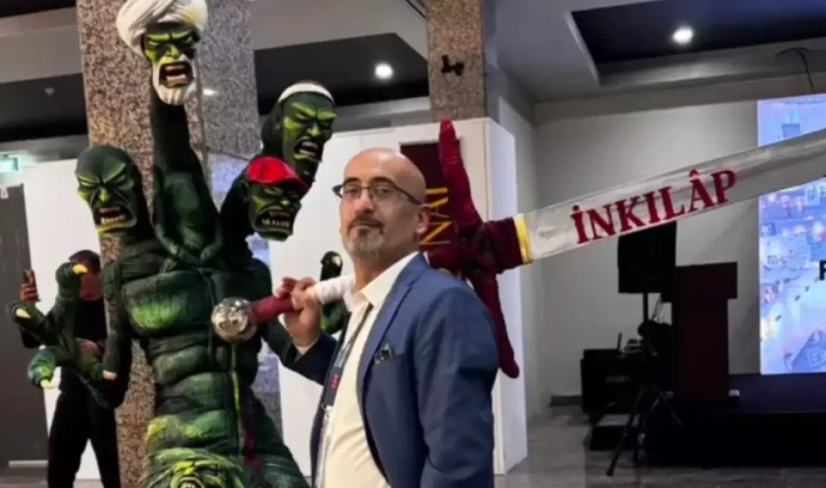 Lütfi Kırdar’daki tepki çeken heykel için operasyon: Sanatçı ve sergi sorumlusu gözaltında