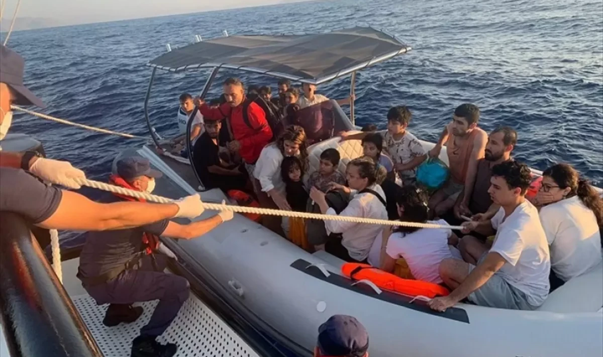 Marmaris Açıklarında Umut Operasyonu: 35 Düzensiz Göçmen Kurtarıldı