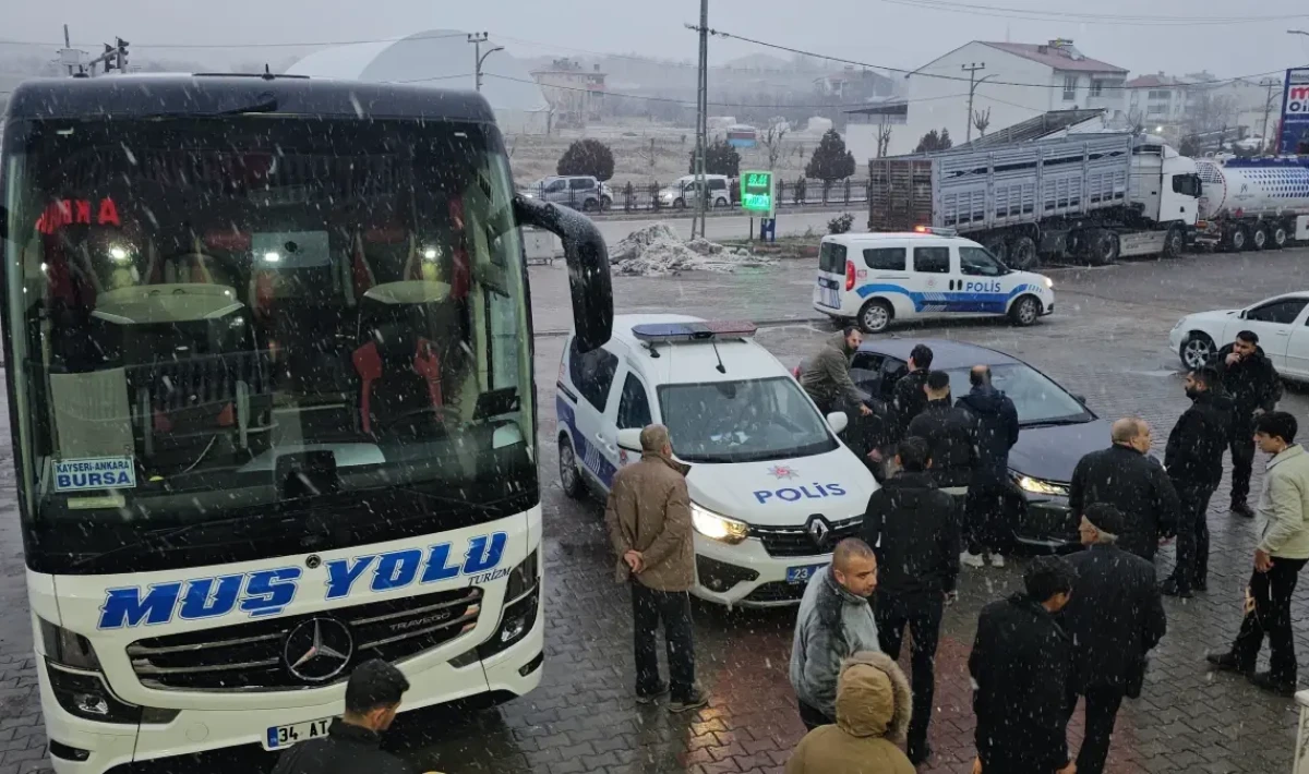 Muş–Bursa Seferini Yapan Yolcu Otobüsü Elazığ’da Saldırıya Uğradı