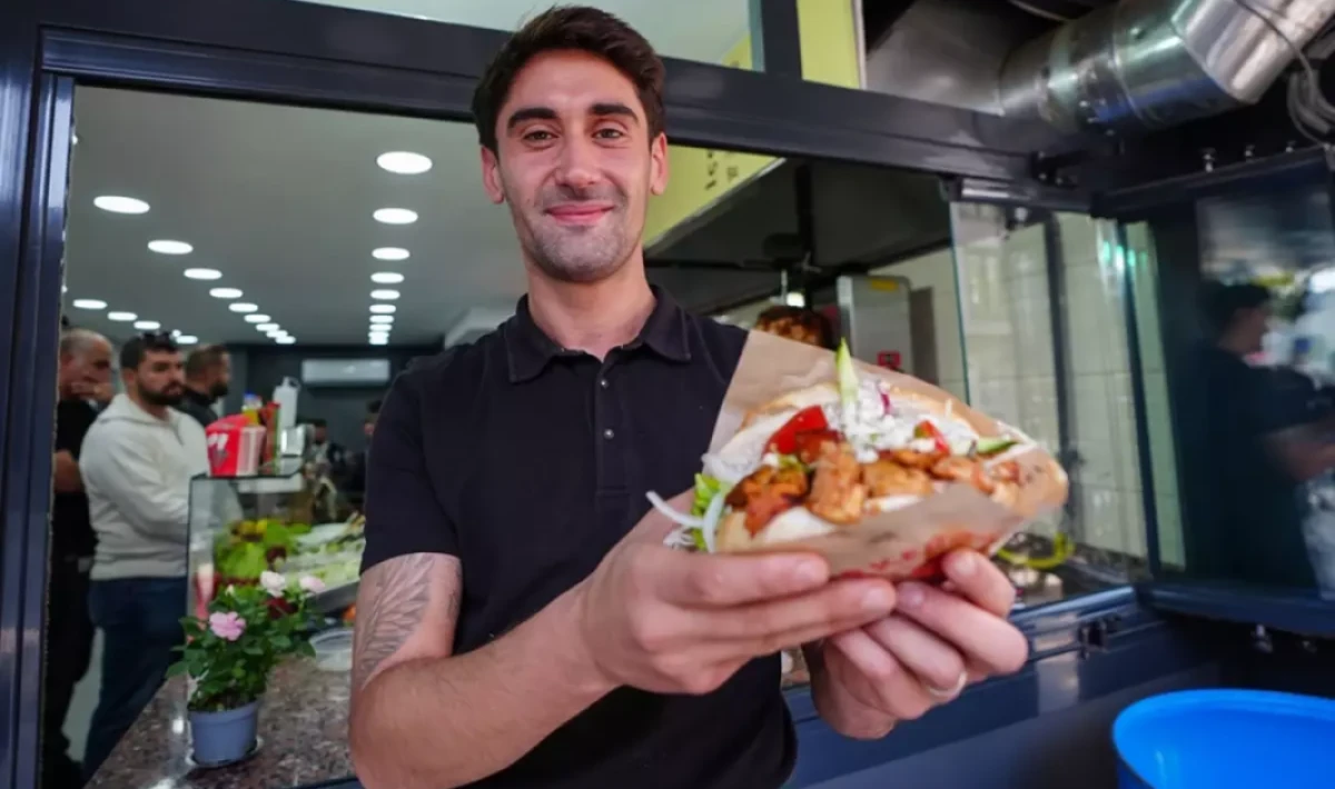 Orkan Çınar Neden Futbolu Bırakıp Dönerci Oldu?