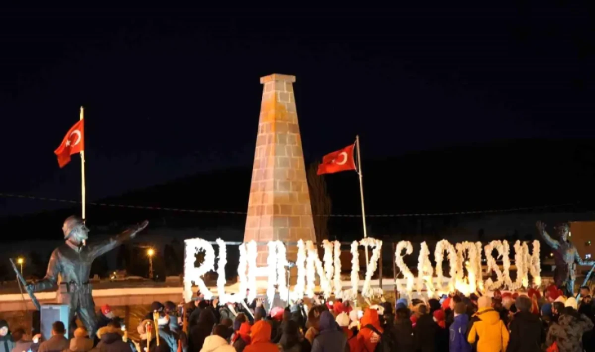 Sarıkamış şehitleri meşalelerle anıldı