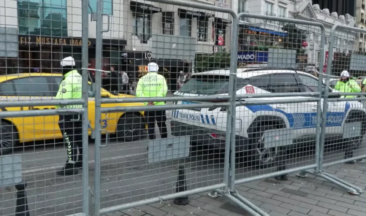 Taksim’de Yılbaşı Öncesi Güvenlik Önlemleri Artırıldı