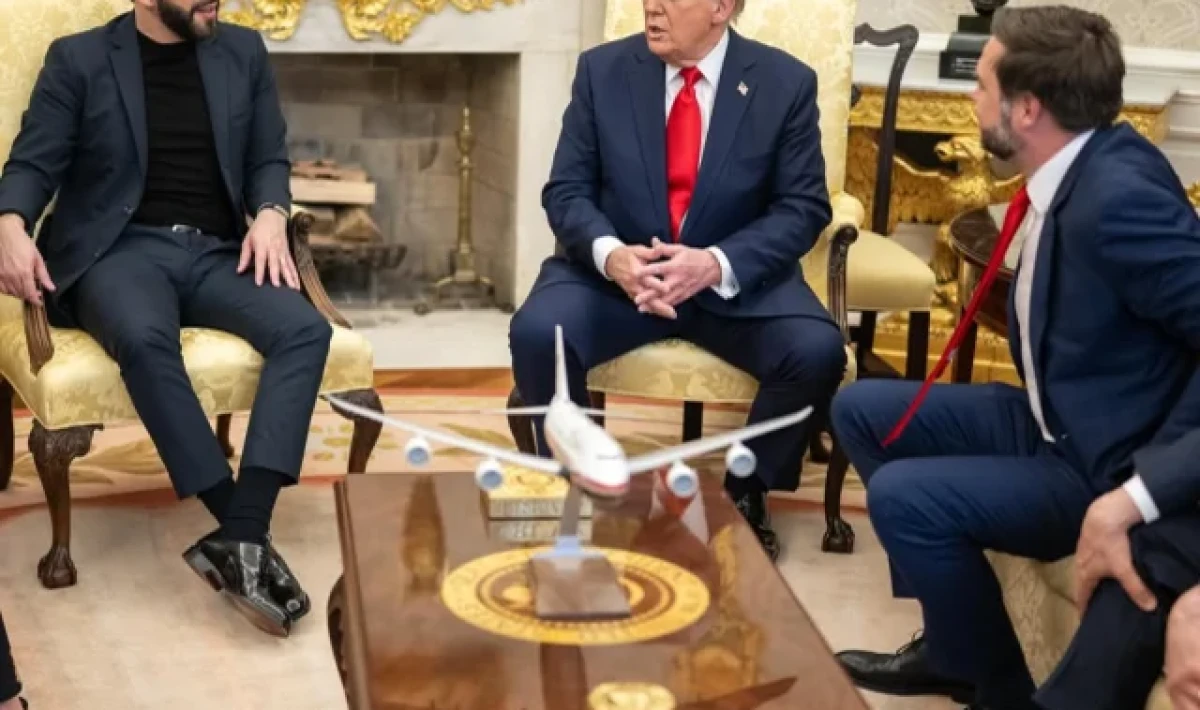 Trump’tan Bukele’ye övgü