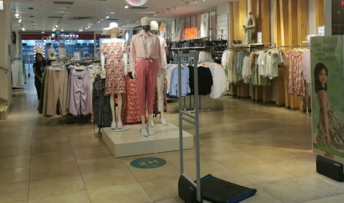 Türkiye’nin Giyim Devi Defacto 450 Çalışanı İşten Çıkardı: “Boş Damacana Gibi Kapıya Koyulduk”