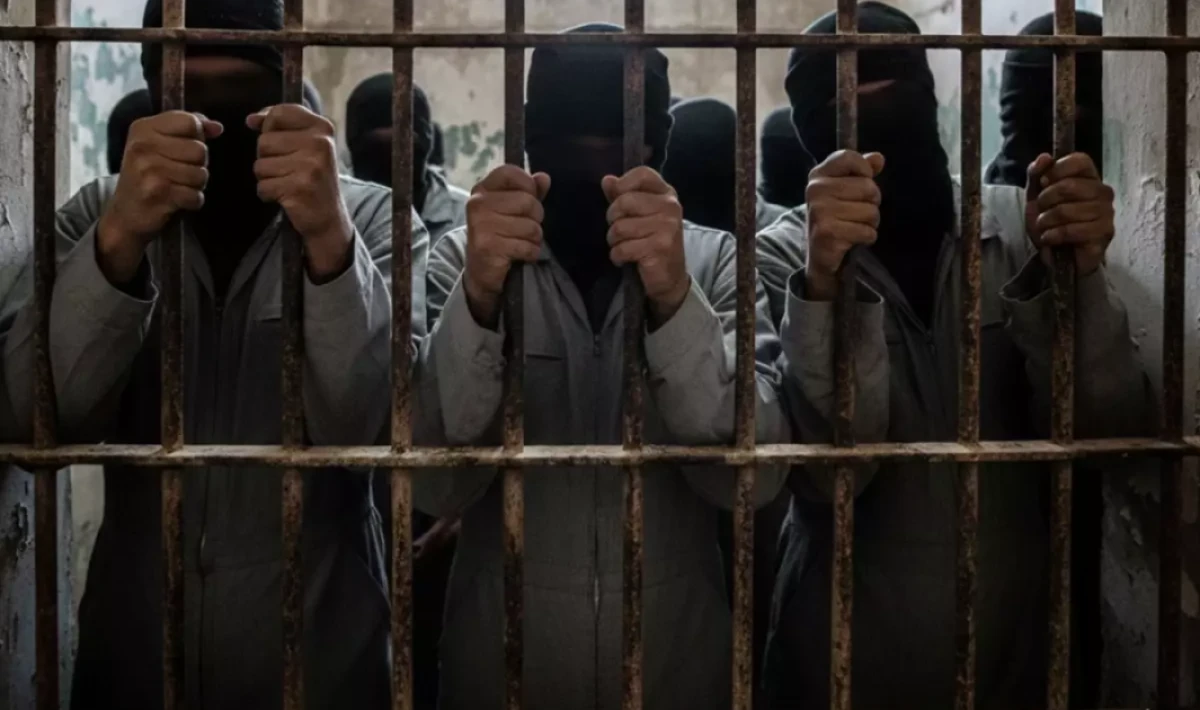 Türkiye'yi de yakından ilgilendiriyor! Suriye'de DEAŞ'lı teröristler kamptan kaçtı