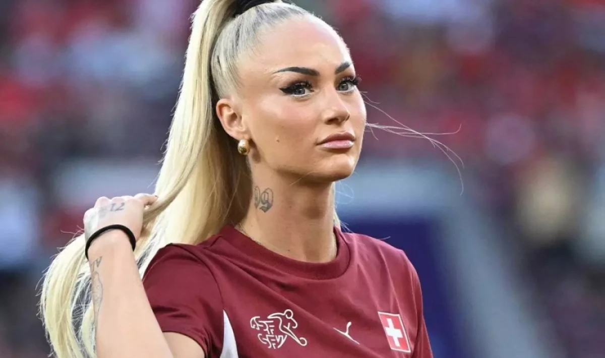 Ünlü Yıldızın Evi Soyuldu: Hırsızlar Her Yeri Altüst Etti