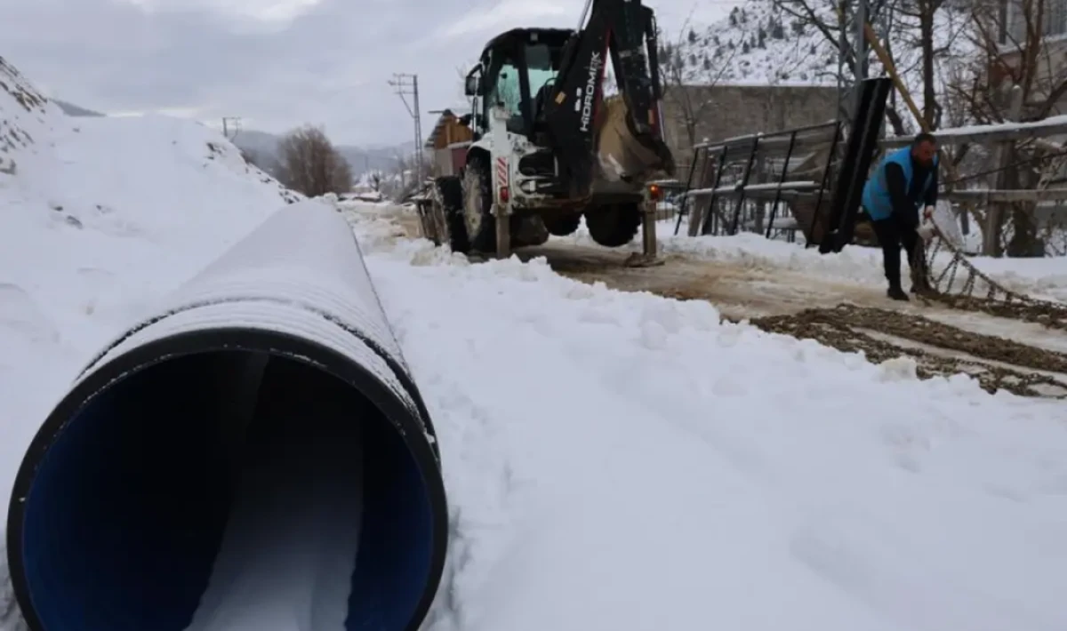 Yazın Kavurucu Sıcaklarıyla Bilinen Feke’de Kış Masalı: Kar Kalınlığı 1 Metreyi Aştı