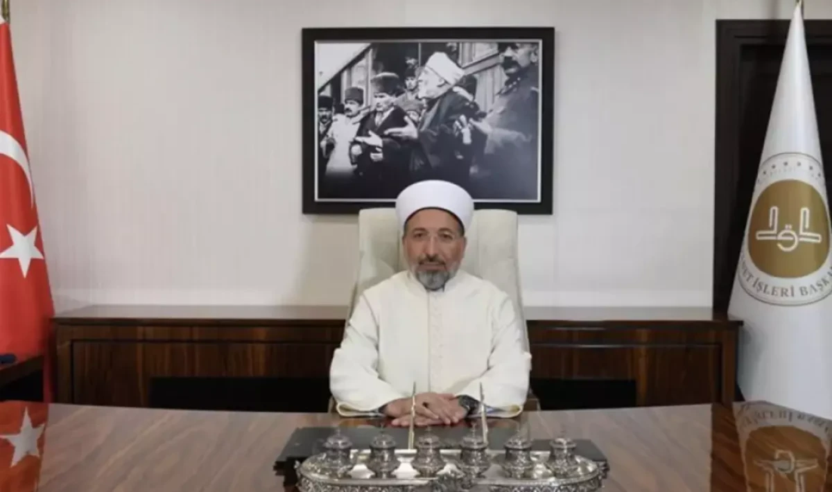 Yeni Diyanet İşleri Başkanı Safi Arpaguş’tan anlamlı hamle: Makamına Atatürk portresi astı