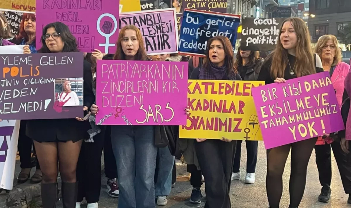 Zonguldak’ta Kadınlar Şiddet ve Cinayetlere Karşı Yürüyüş Düzenledi